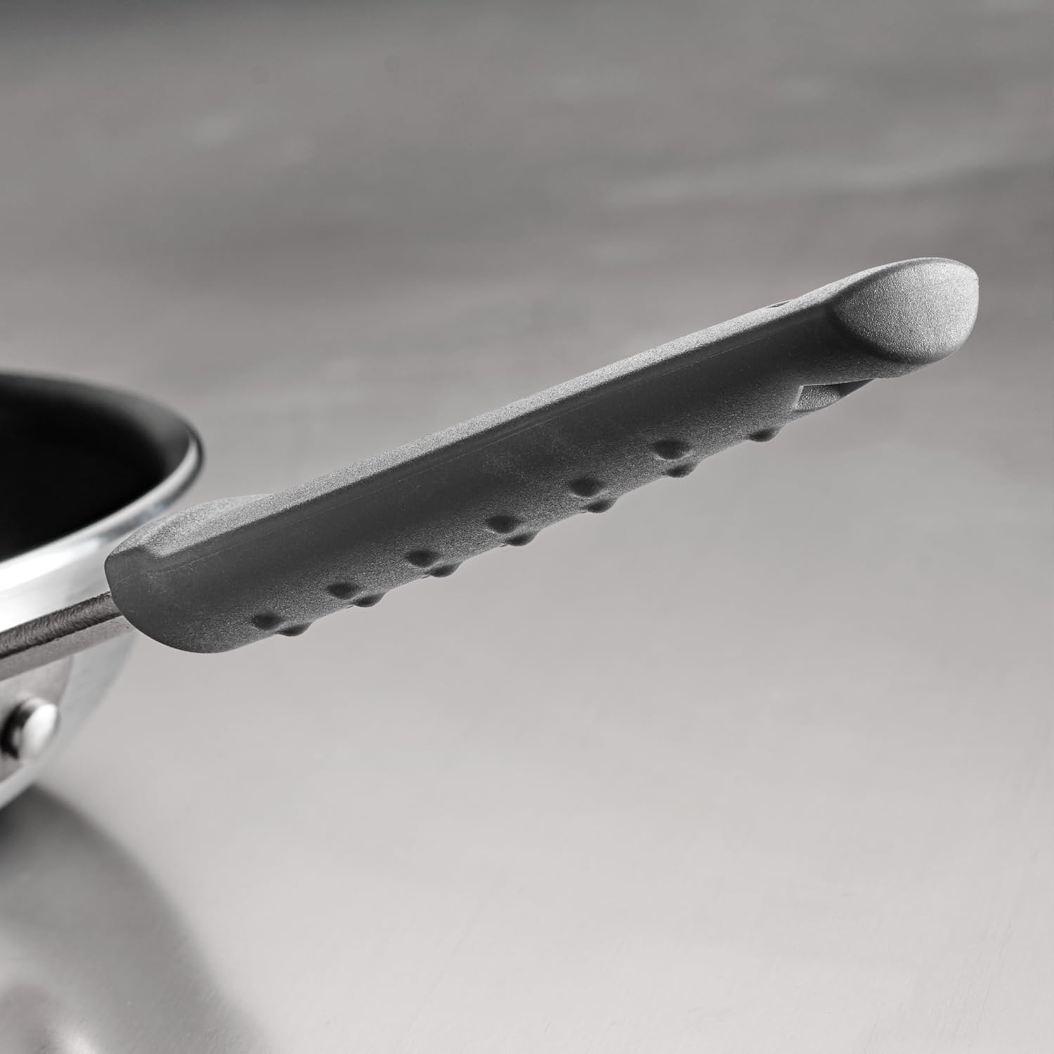 image:imageTramontina Professional 12Inch Non Stick Large Frying Pan HeavyGauge Aluminum Skillet with Reinforced Nonstick Coating Red Handle Dishwasher and Oven SafeNonstick Gray handle