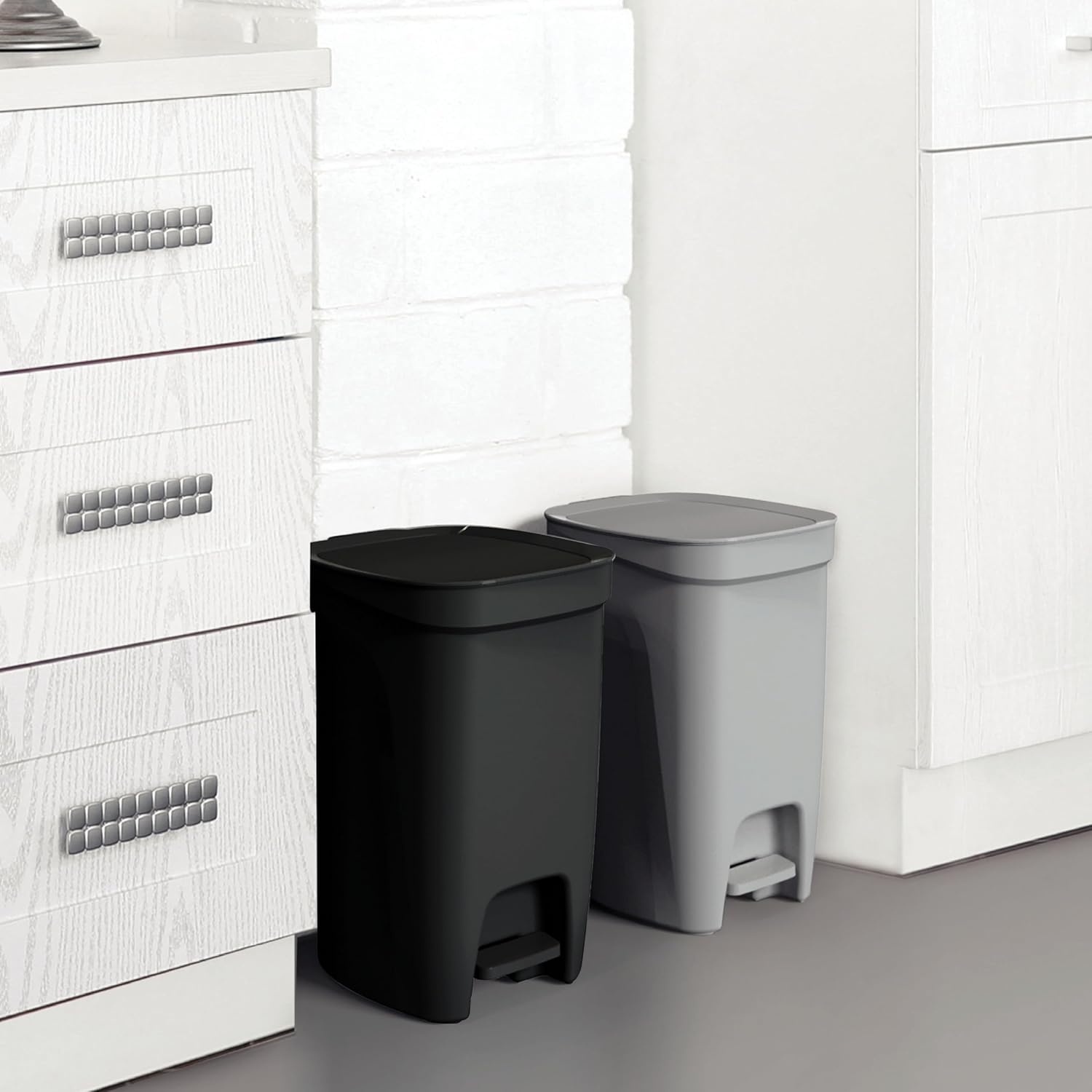 image:imageTramontina 25 Gallon Plastic Trash Bin with Step Pedal Black Durable Injection Molded Design Lid Liner and Steel Rod 81200022DS
