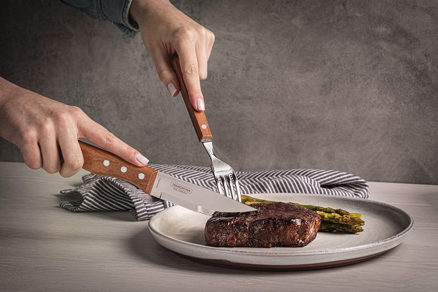 image:imageTramontina 5 Jumbo Steak Knives Set of 4 Sharp Knife with Wooden Handle Camping Kitchen Rustic 22399079